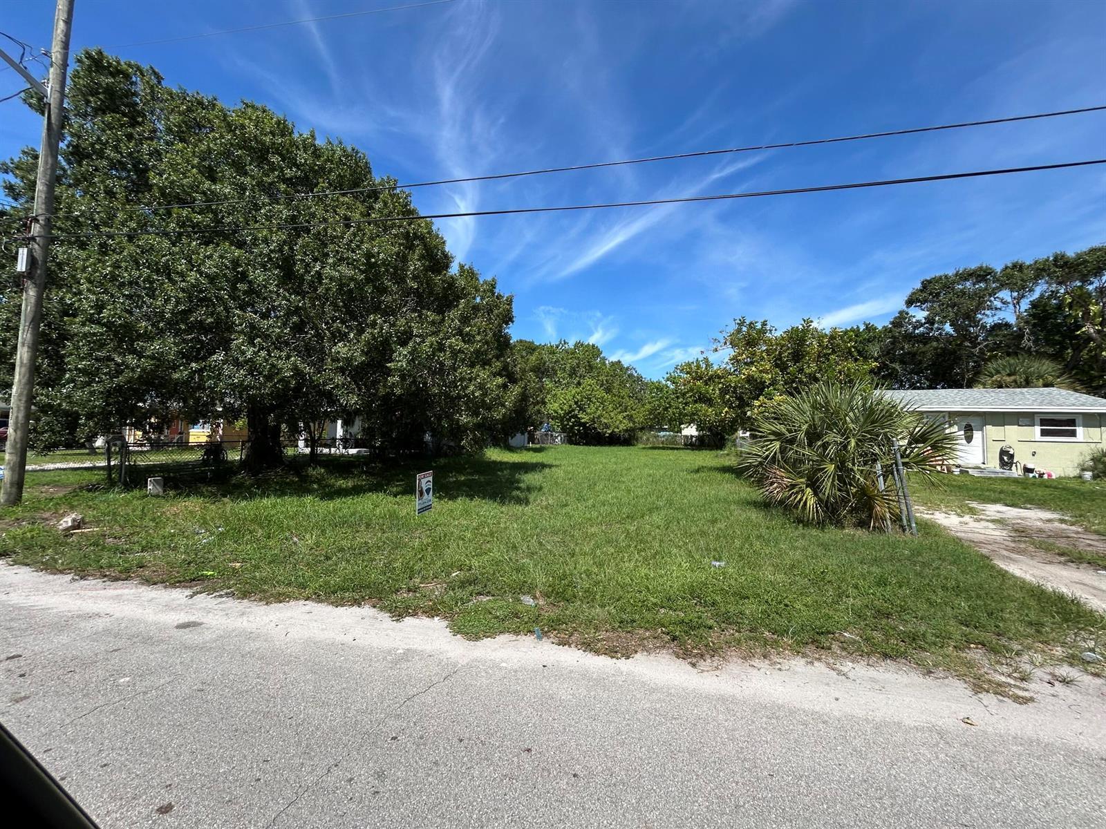 312 N 18th Street, Fort Pierce FL 34950 photo 2