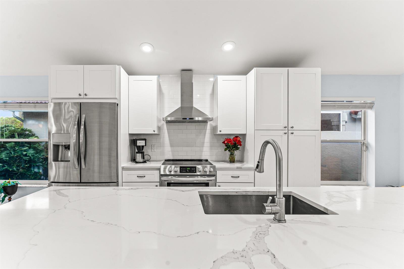 9702 Harbour Lake Circle, Boynton Beach FL 33437 photo 2