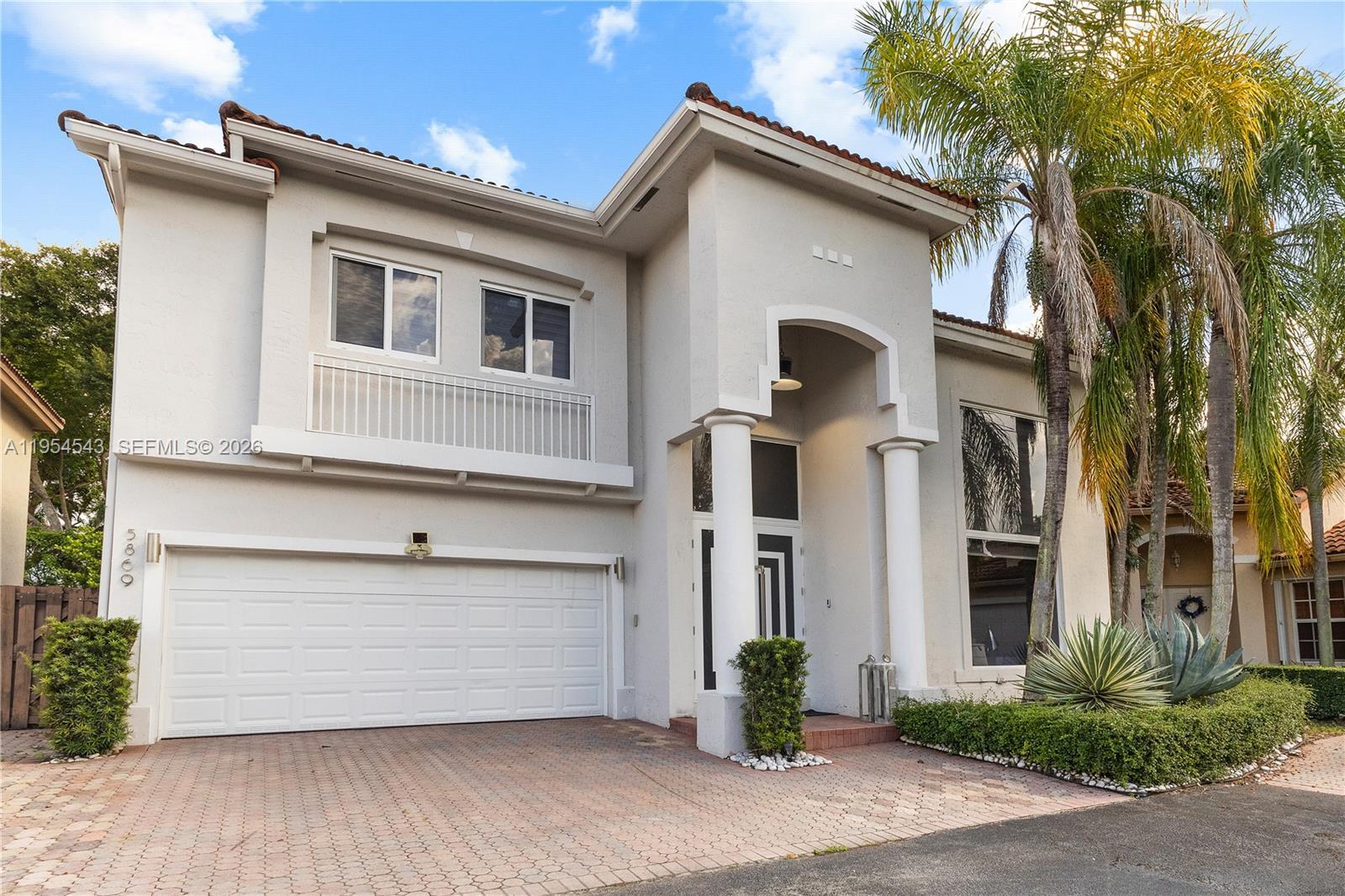 5869 NW 112th Ct, Doral FL 33178 photo 2
