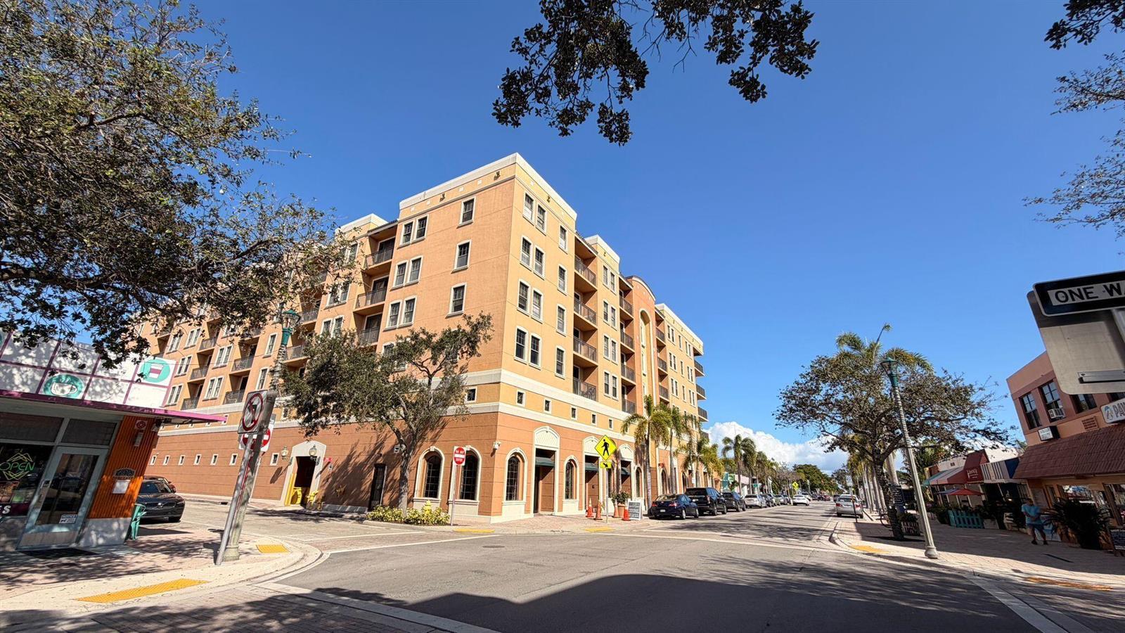 511 Lucerne Avenue # 610, FL 33460 photo 4