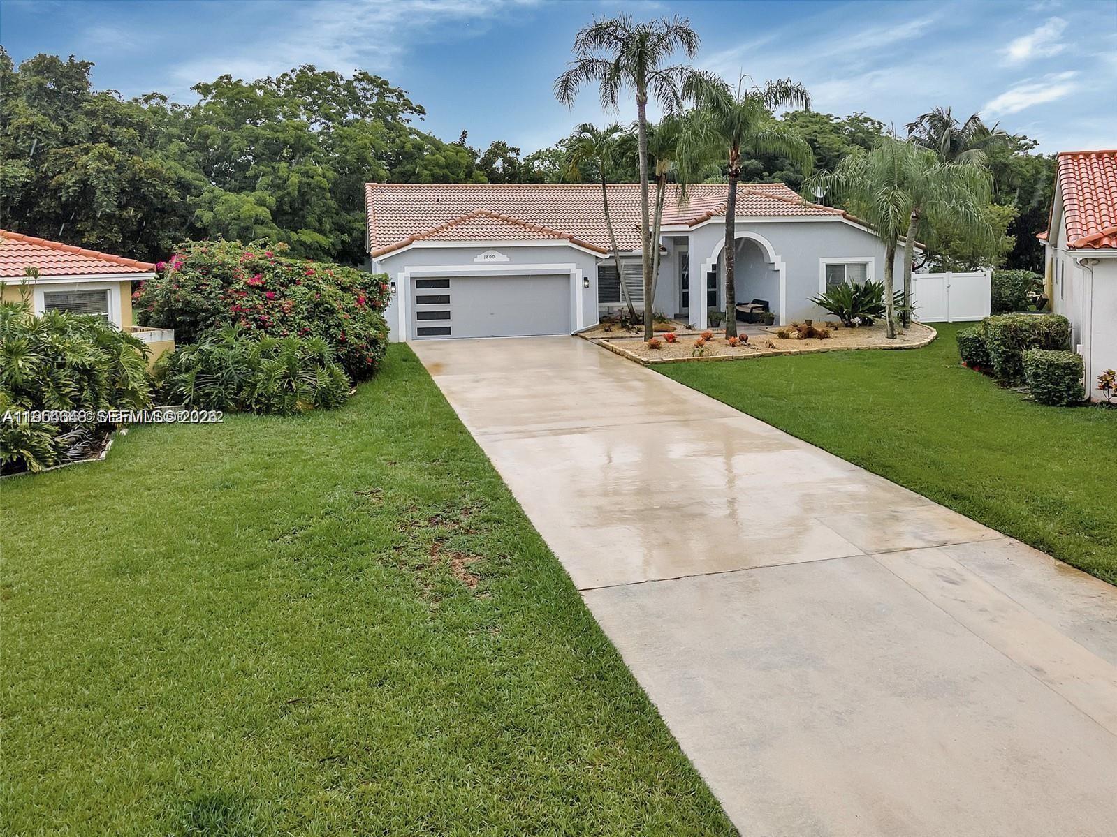 1800 Water Ridge Dr, Weston FL 33326 photo 2