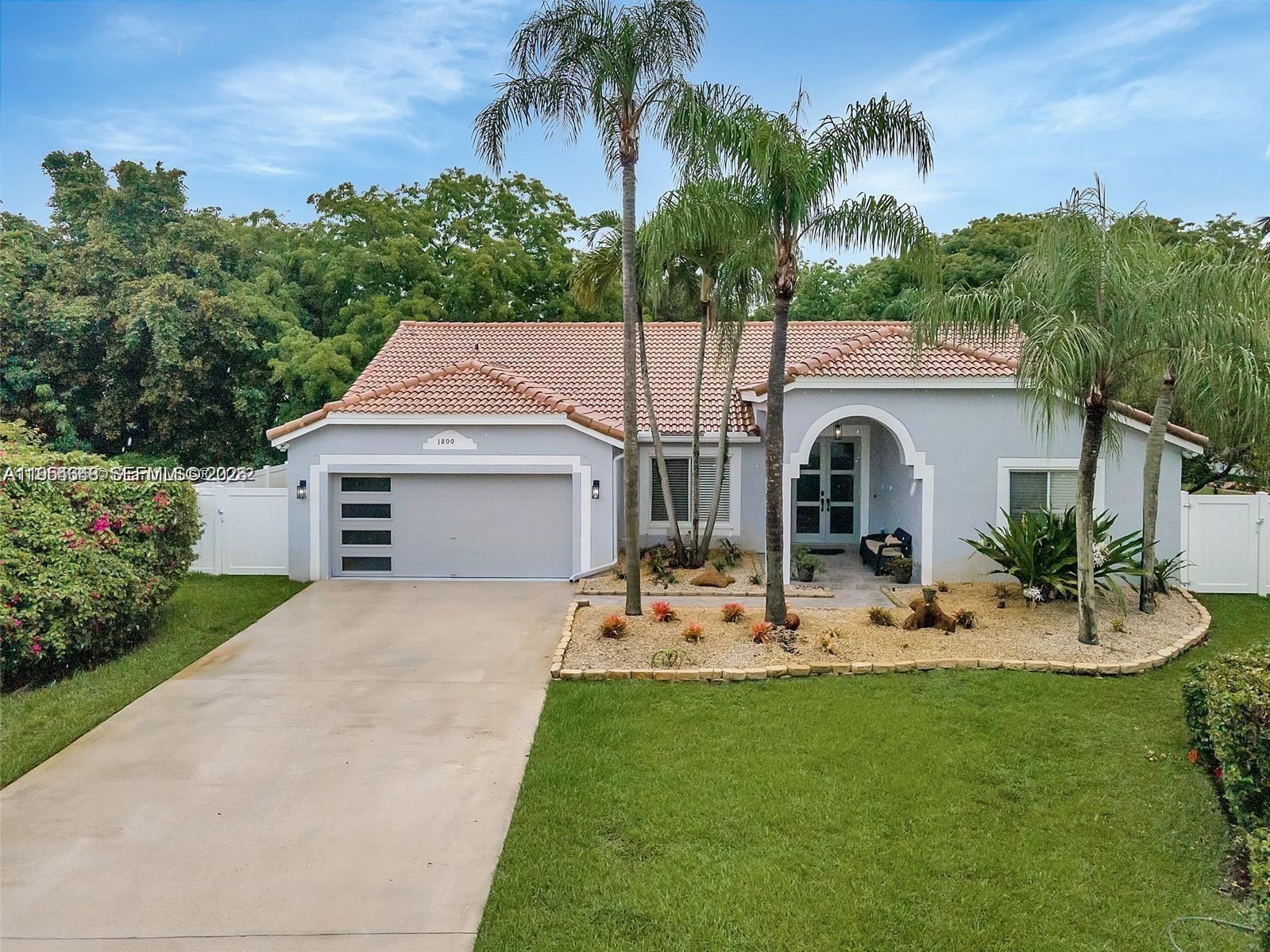 1800 Water Ridge Dr, Weston FL 33326