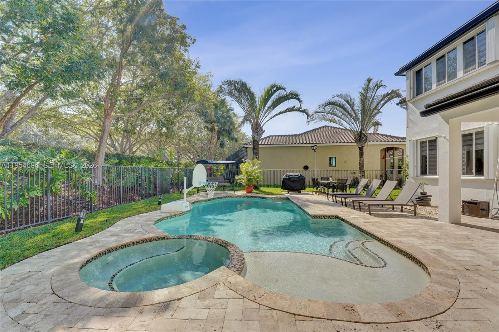 1367 Camellia Cir, Weston FL 33326 photo 4