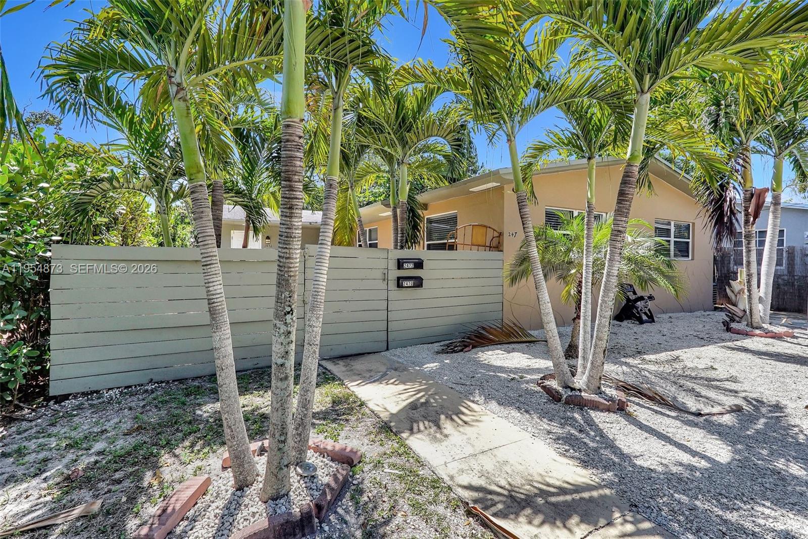 2470-2472 NE 182nd Ter, North Miami Beach FL 33160 photo 2