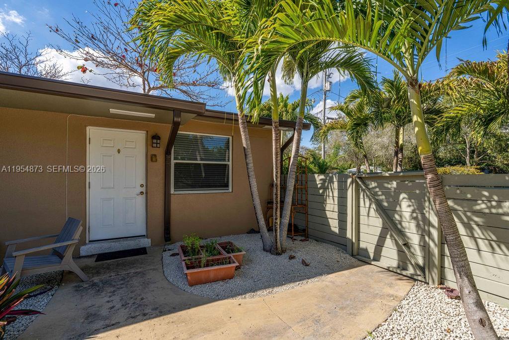 2470-2472 NE 182nd Ter, North Miami Beach FL 33160 photo 5