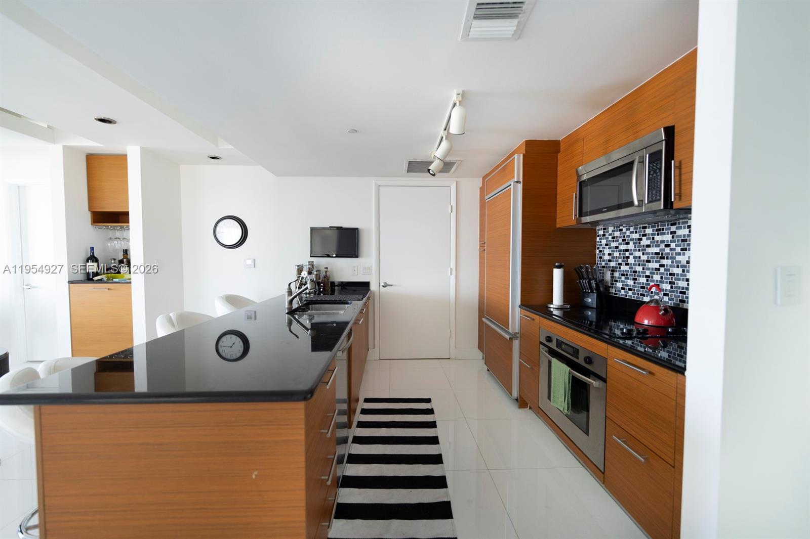 50 Biscayne Blvd # 3702, Miami FL 33132 photo 4