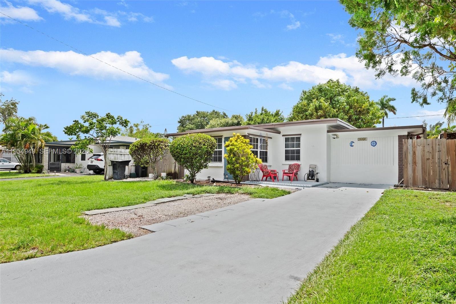 2661 SW 12th Ter, Fort Lauderdale FL 33315 photo 2