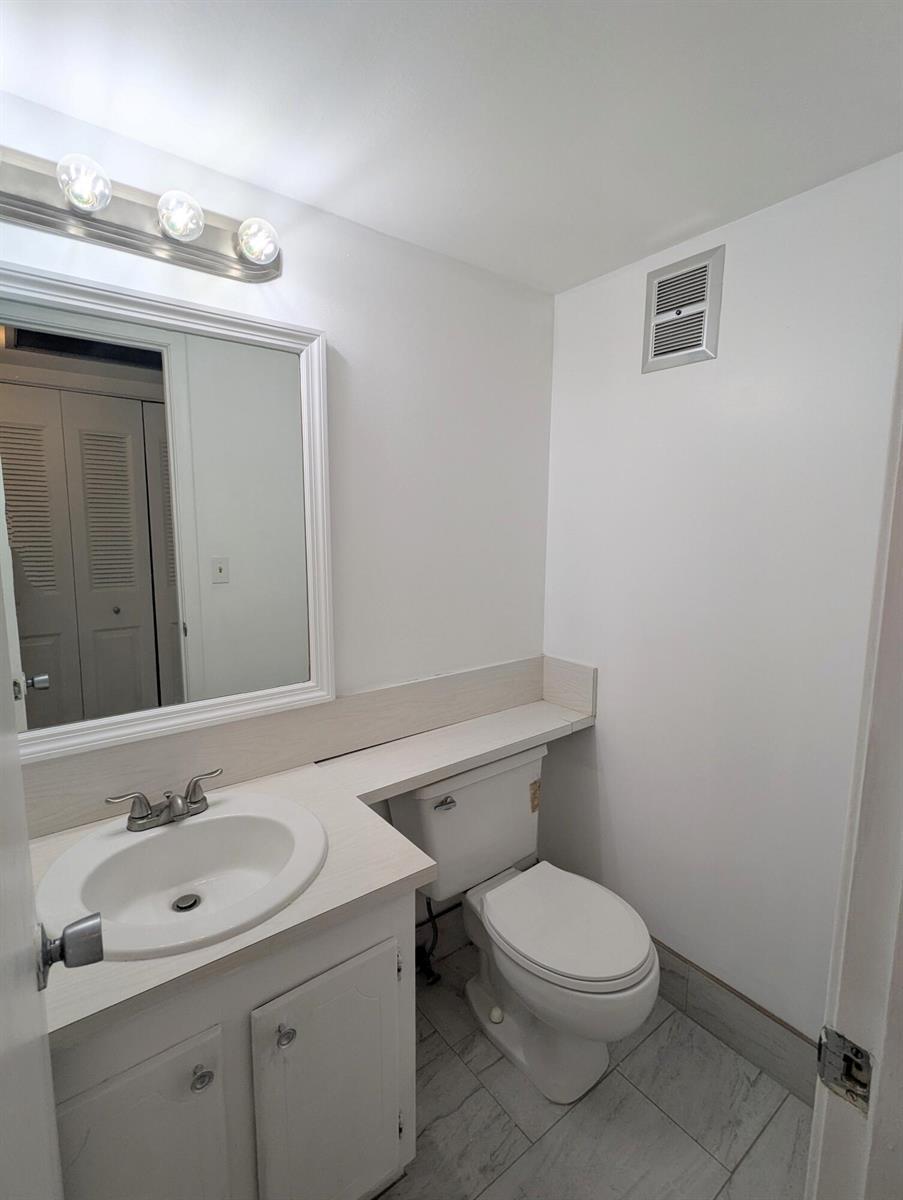 353 Sheffield O, West Palm Beach FL 33417 photo 4