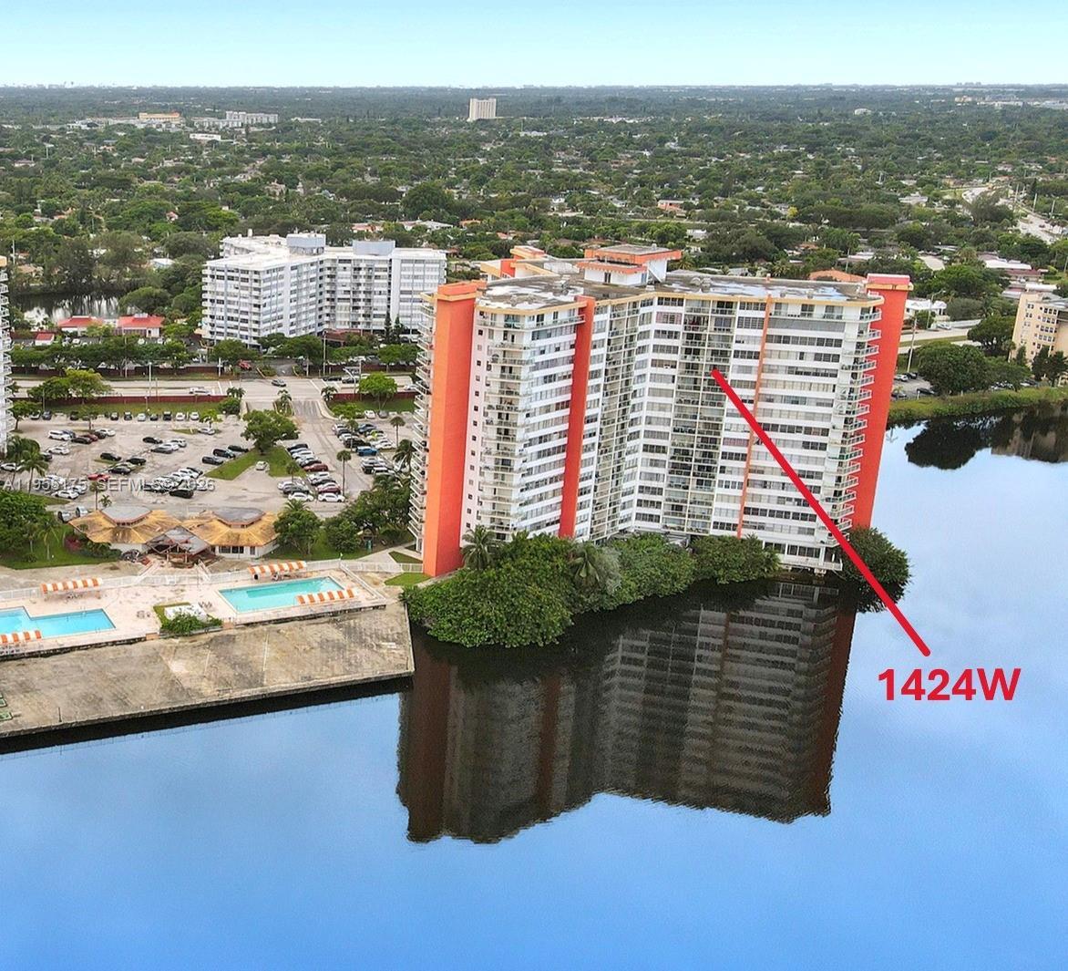 1301 NE Miami Gardens Dr # 1424W, Miami FL 33179 photo 2