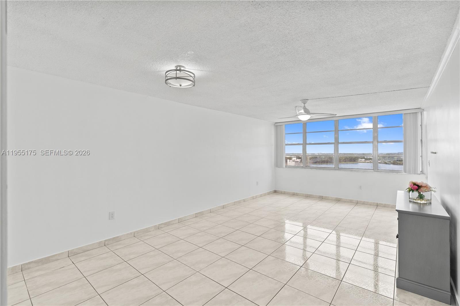 1301 NE Miami Gardens Dr # 1424W, Miami FL 33179 photo 5