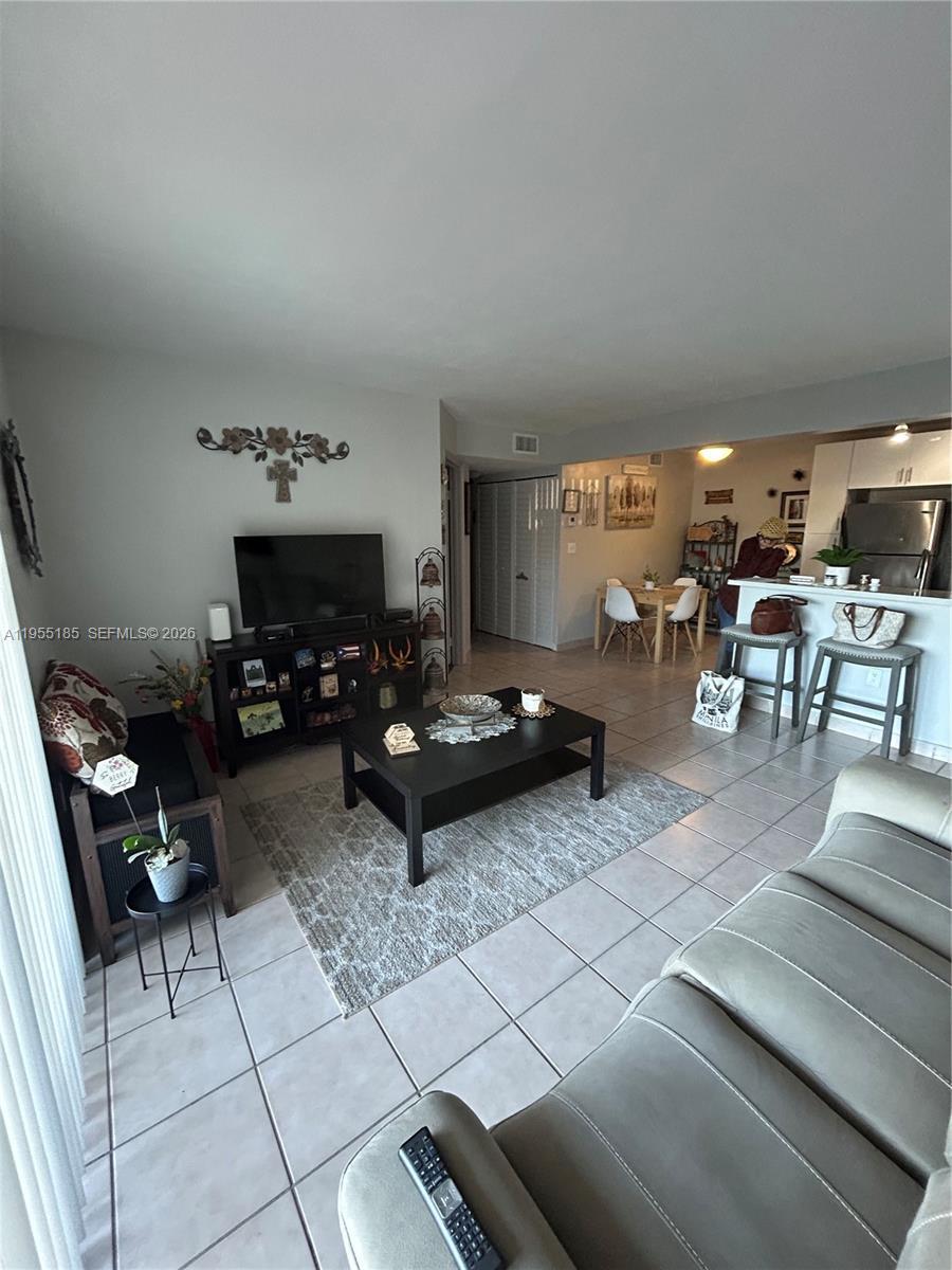 200 W Palm Cir W # 104, Pembroke Pines FL 33025 photo 5