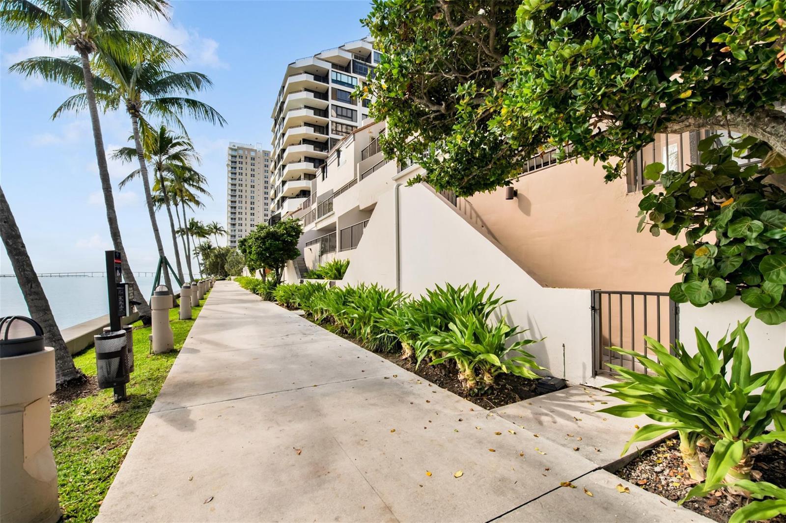 520 E Brickell Key Drive, Miami FL 33131 photo 5
