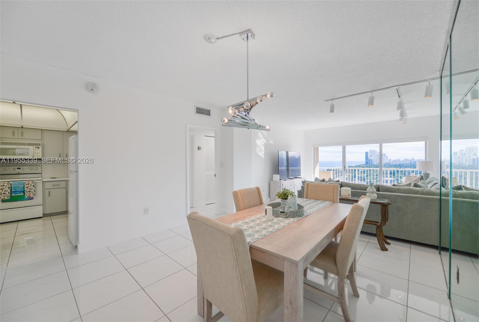 1985 S Ocean Dr # 22L, Hallandale Beach FL 33009 photo 3