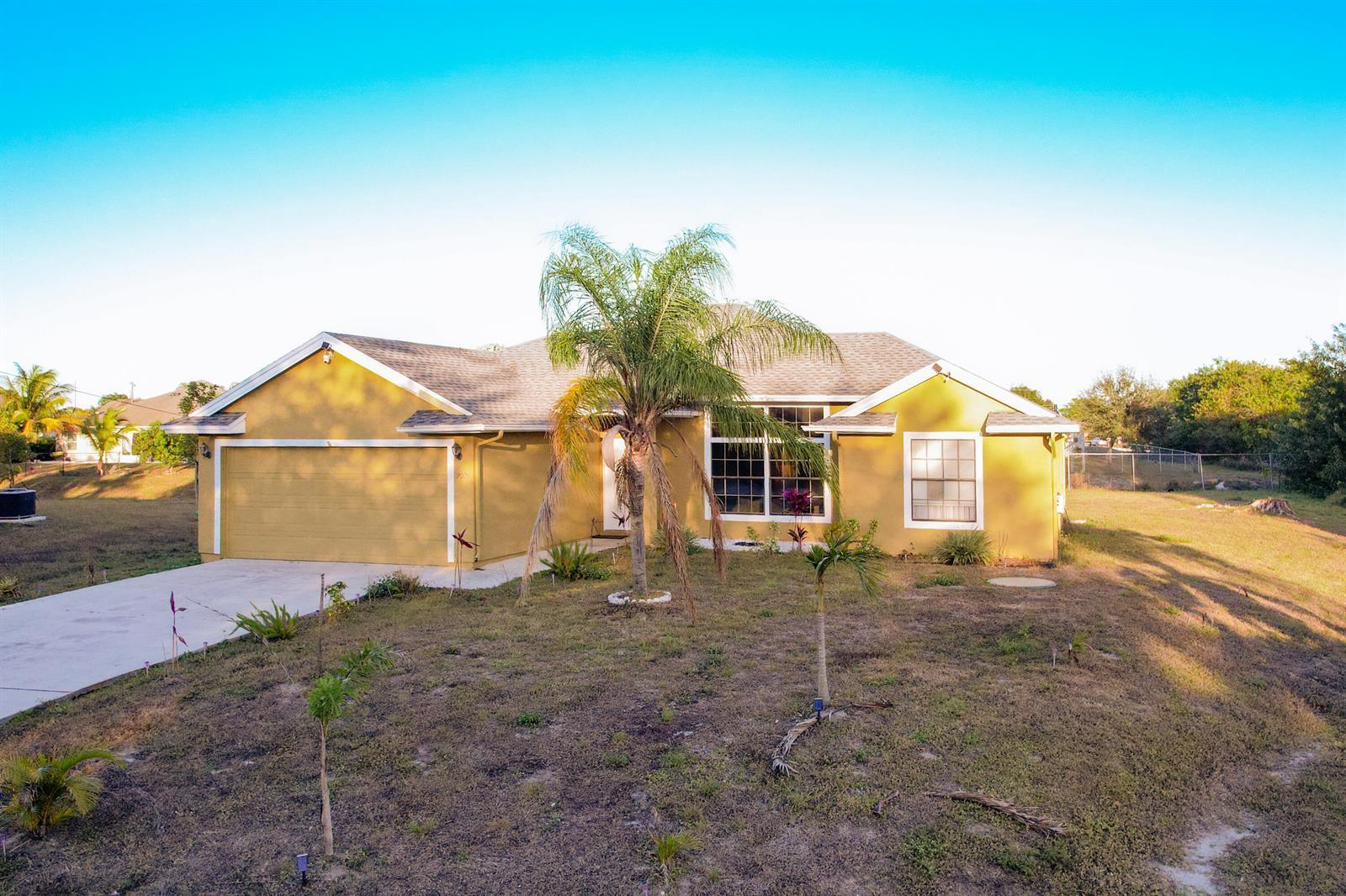 2091 SW Castinet Lane, Port St. Lucie FL 34953 photo 3