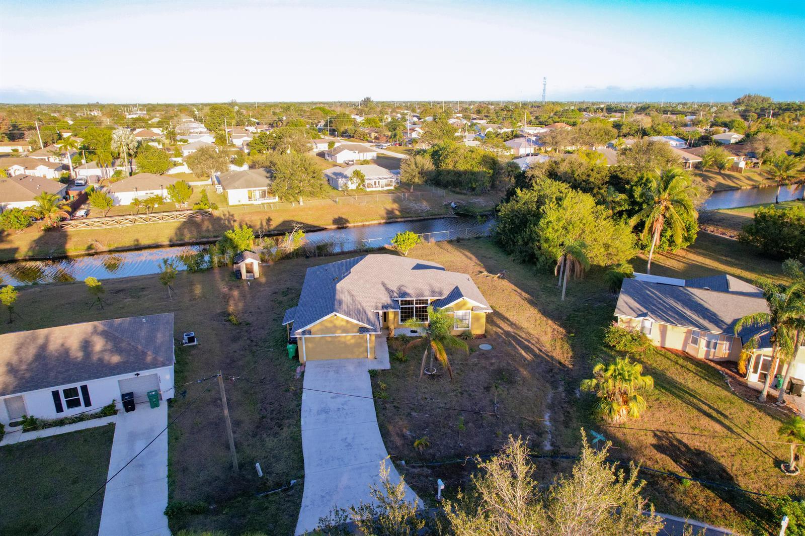 2091 SW Castinet Lane, Port St. Lucie FL 34953