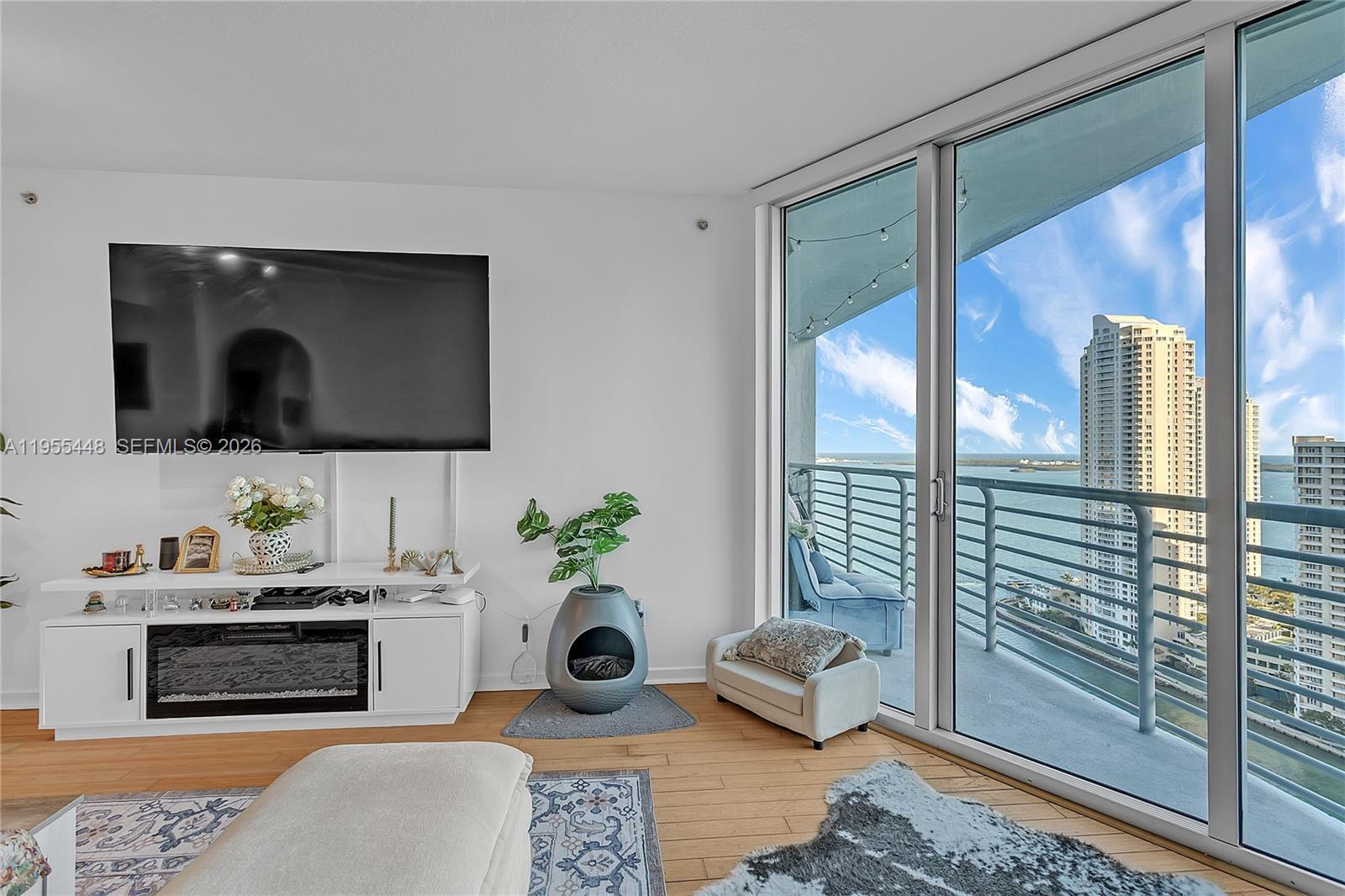 325 S BISCAYNE BL # 3117, Miami FL 33131 photo 3