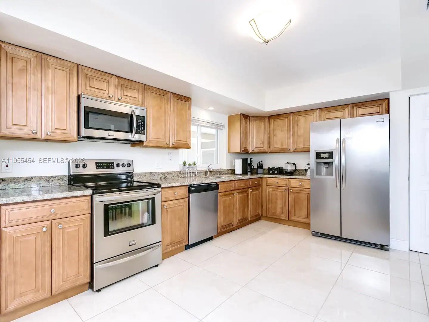 4800 Polk St, Hollywood FL 33021 photo 2