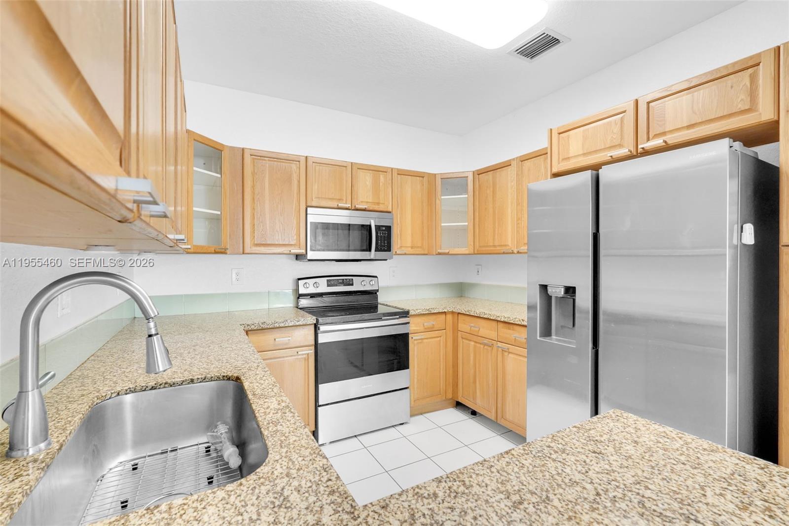 1120 Cliffrose St, Hollywood FL 33019 photo 5