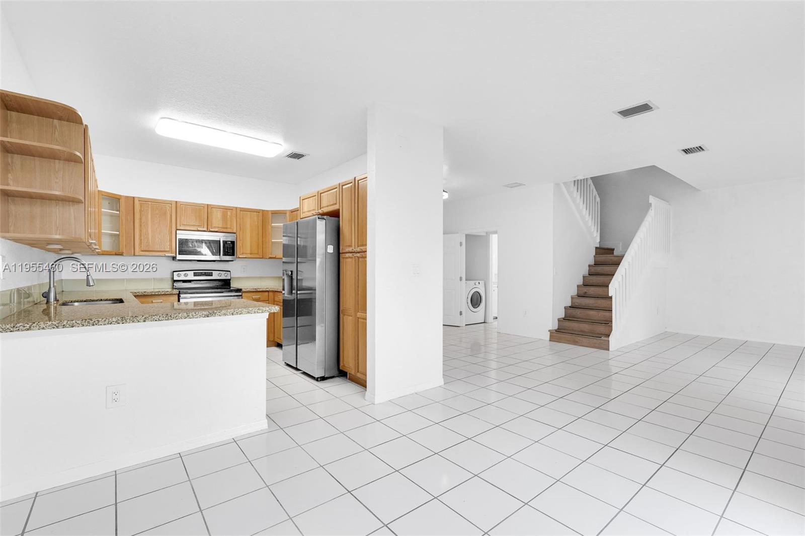 1120 Cliffrose St, Hollywood FL 33019 photo 4