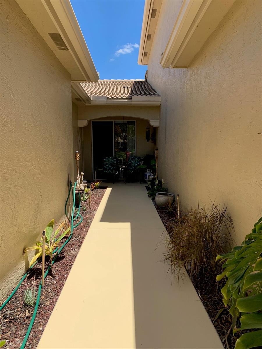 2146 Man Of War, West Palm Beach FL 33411 photo 5