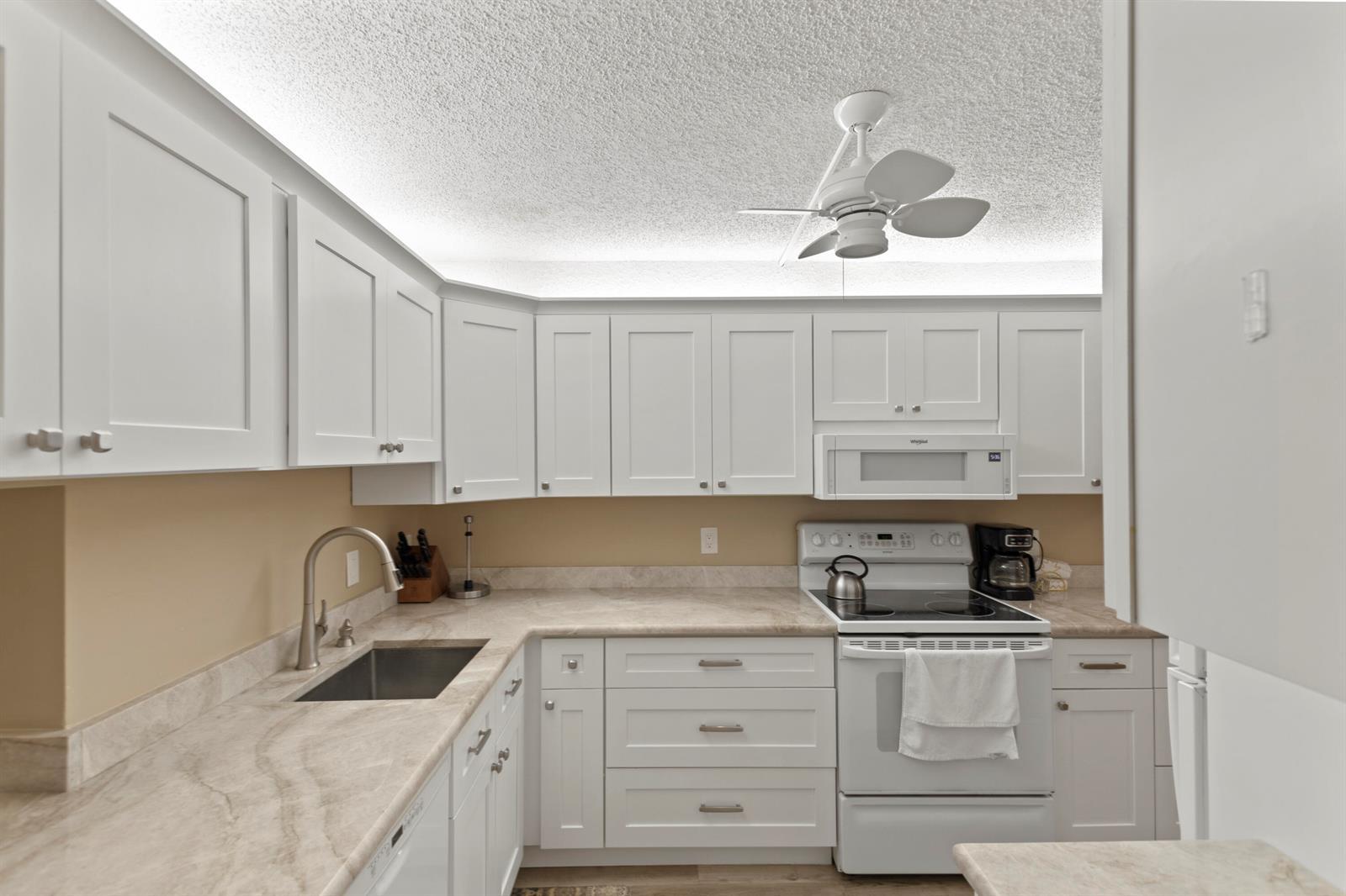 10155 Mangrove Drive # 105, Boynton Beach FL 33437 photo 2