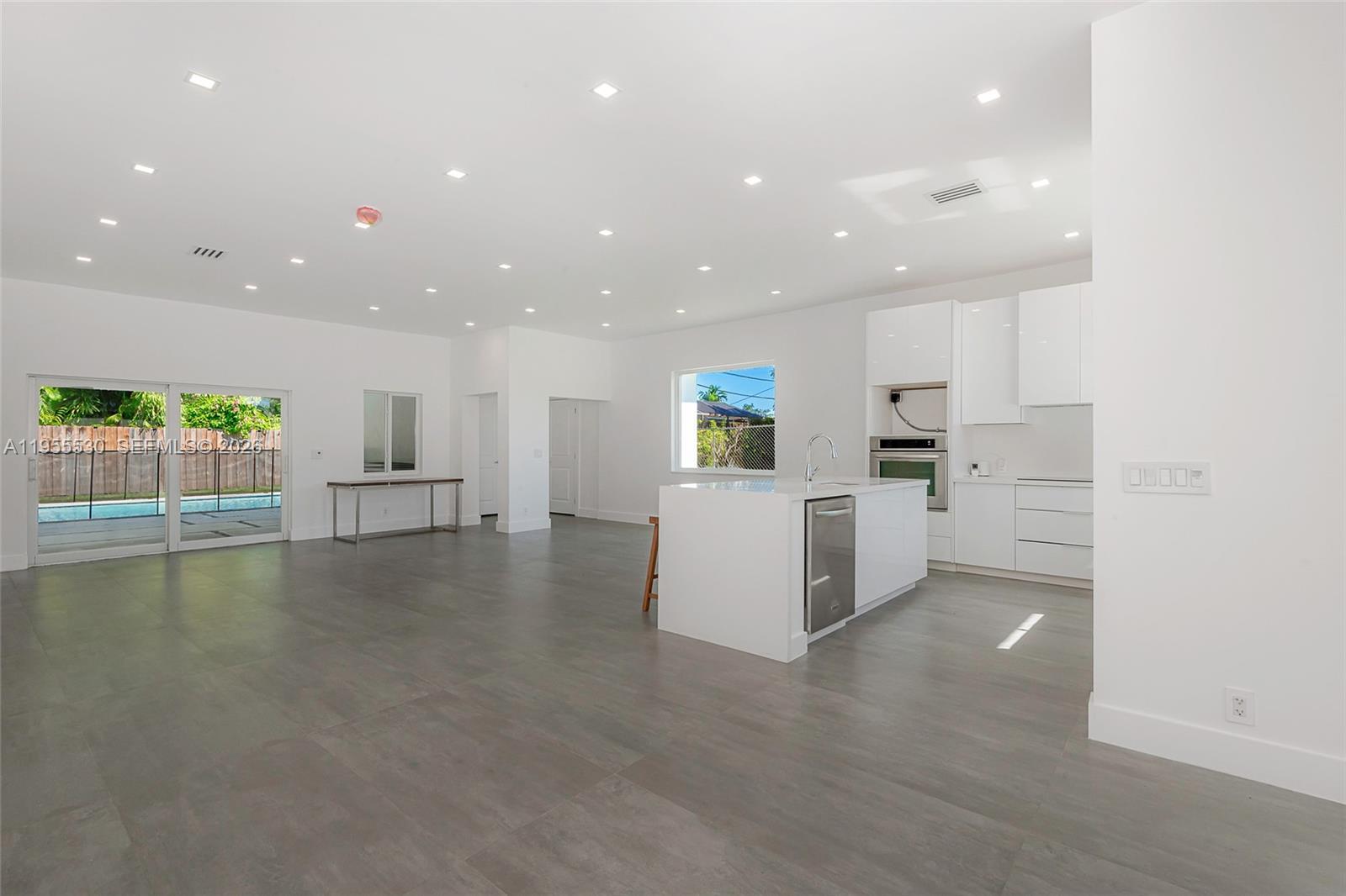 651 NE 172nd St # 651, Miami FL 33162 photo 2