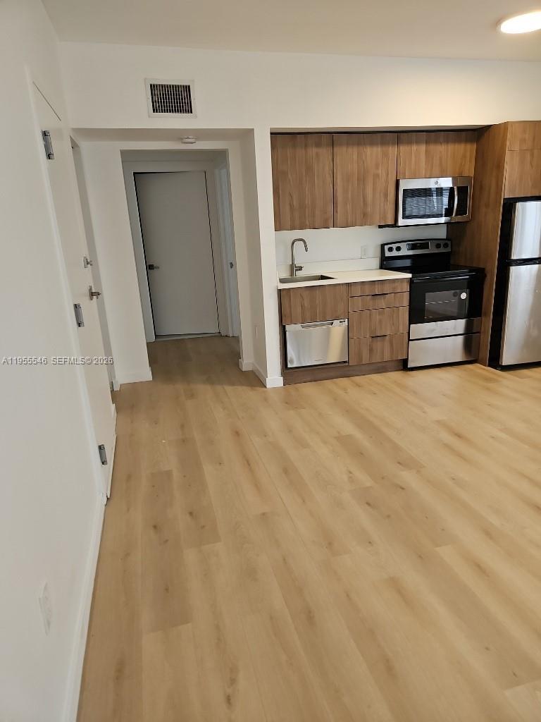 557 Michigan Ave, Miami Beach FL 33139 photo 3