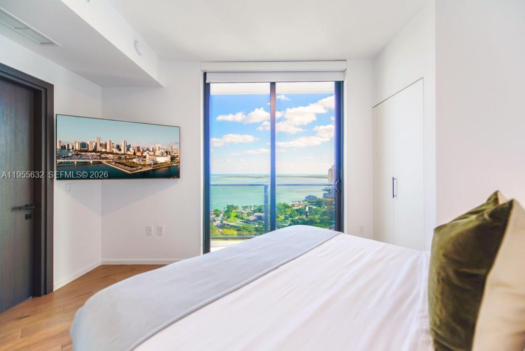 398 NE 5th St # 2314, Miami FL 33132 photo 4