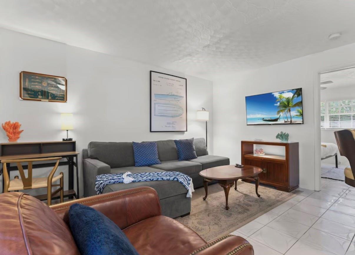 820 NE 16th Avenue # 4, Fort Lauderdale FL 33304