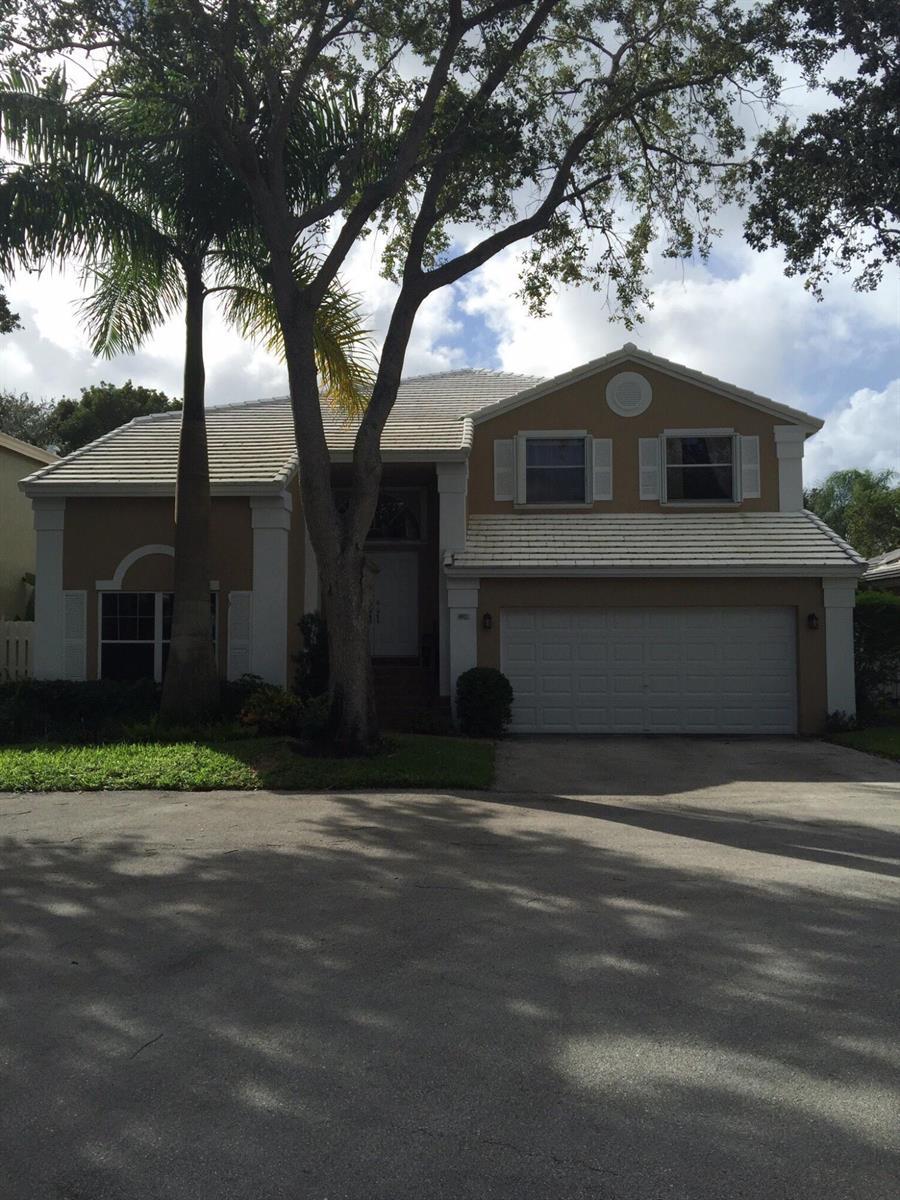 9972 NW 2 Court, Plantation FL 33324