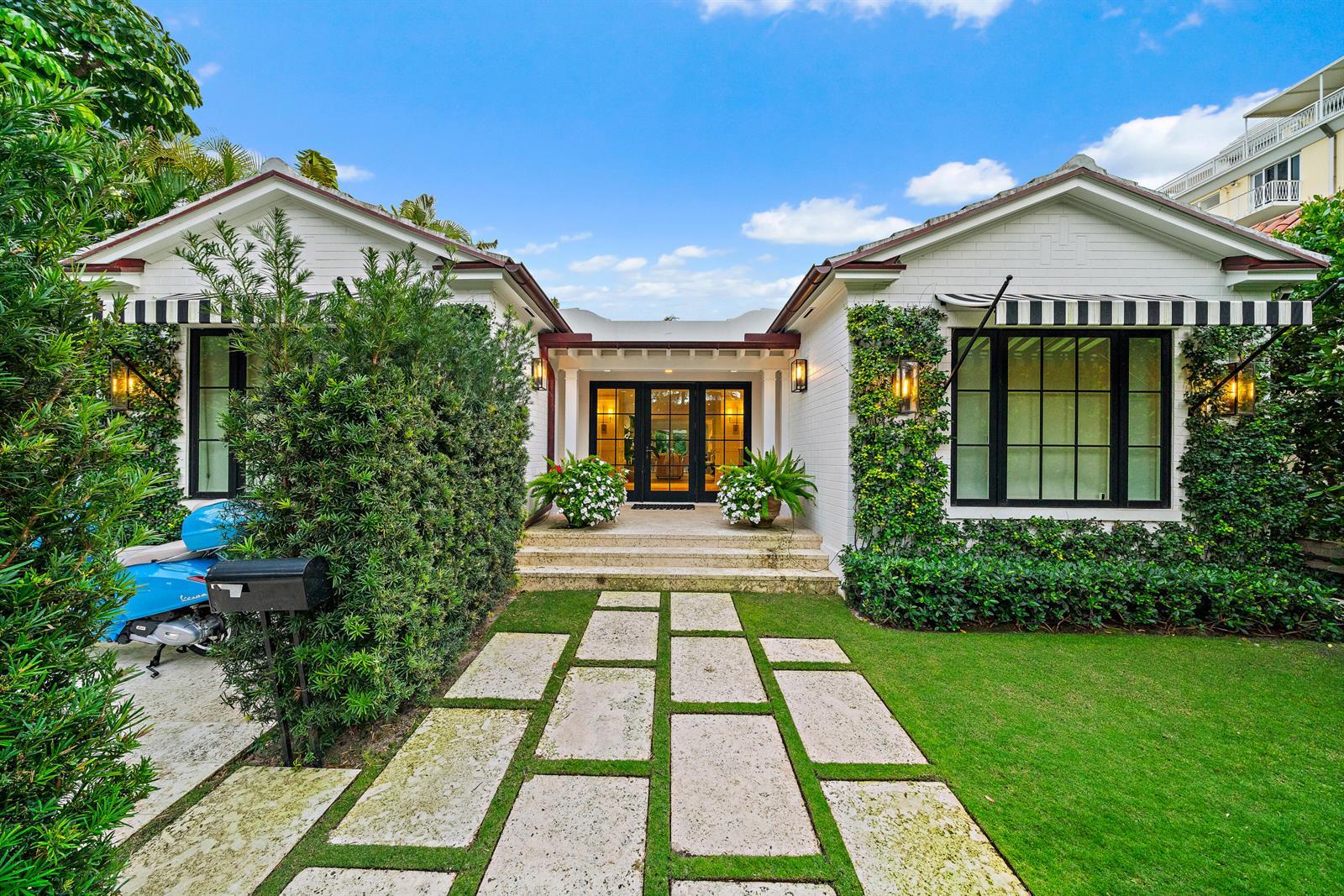 160 Chilean Avenue, Palm Beach FL 33480 photo 2