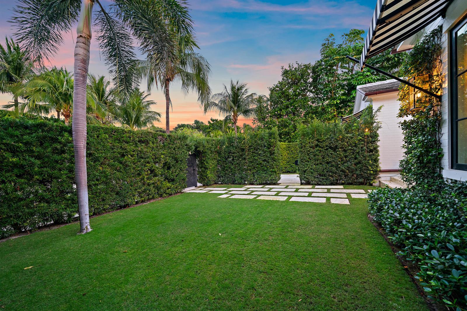 160 Chilean Avenue, Palm Beach FL 33480 photo 4