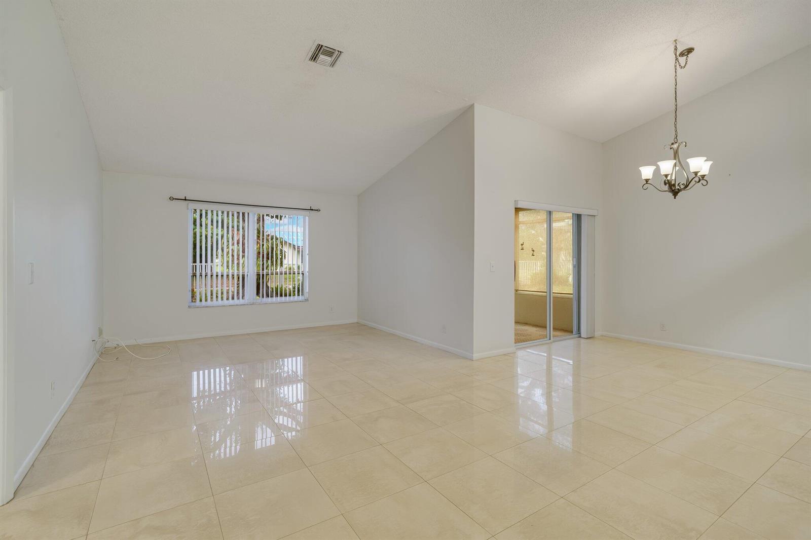 6209 Pond Tree Court, FL 33463 photo 4