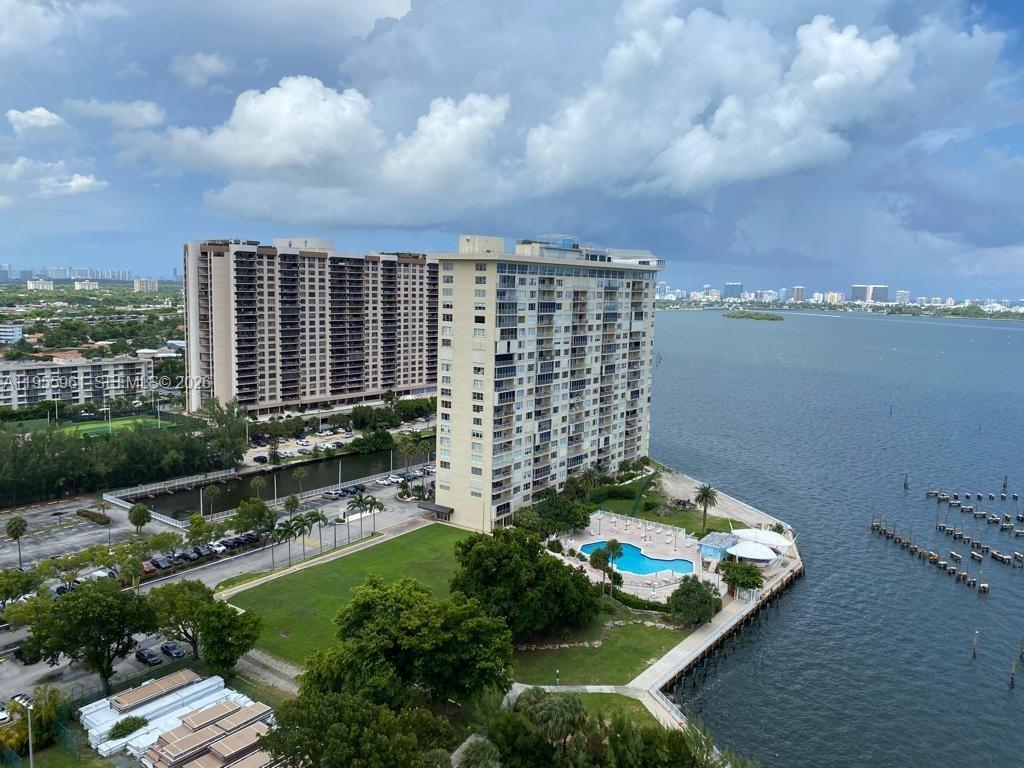Miami, FL 33181 photo 2