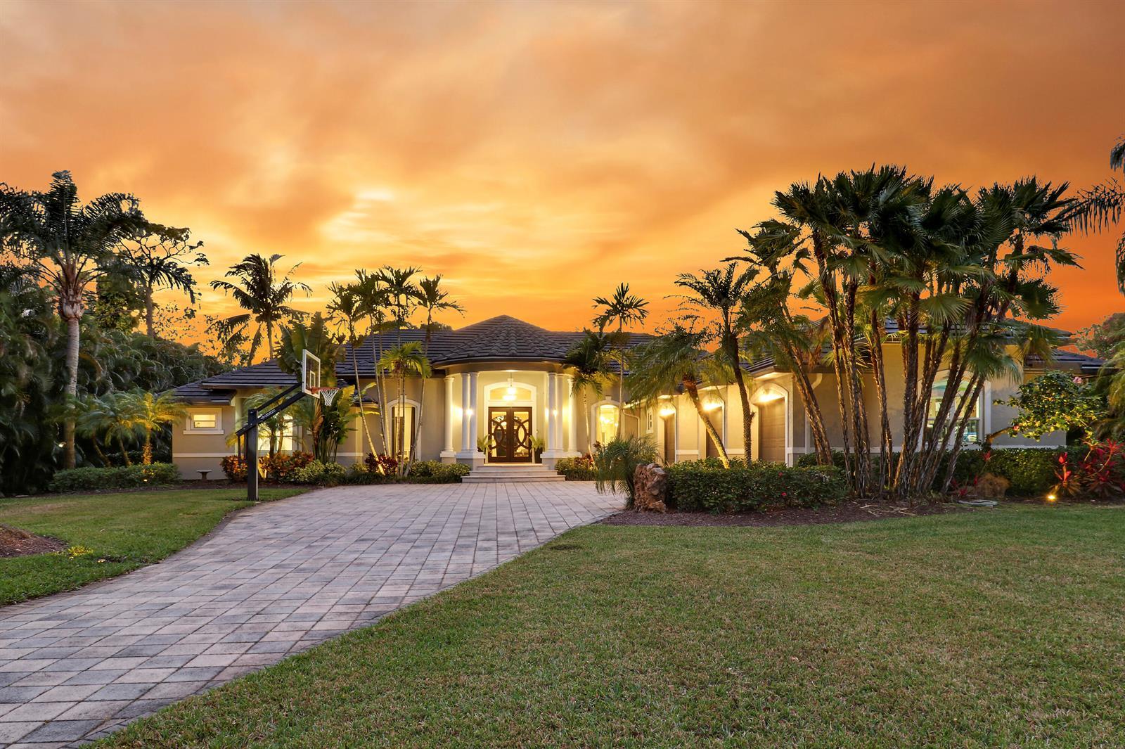 18512 SE Old Trail Drive E, Jupiter FL 33478