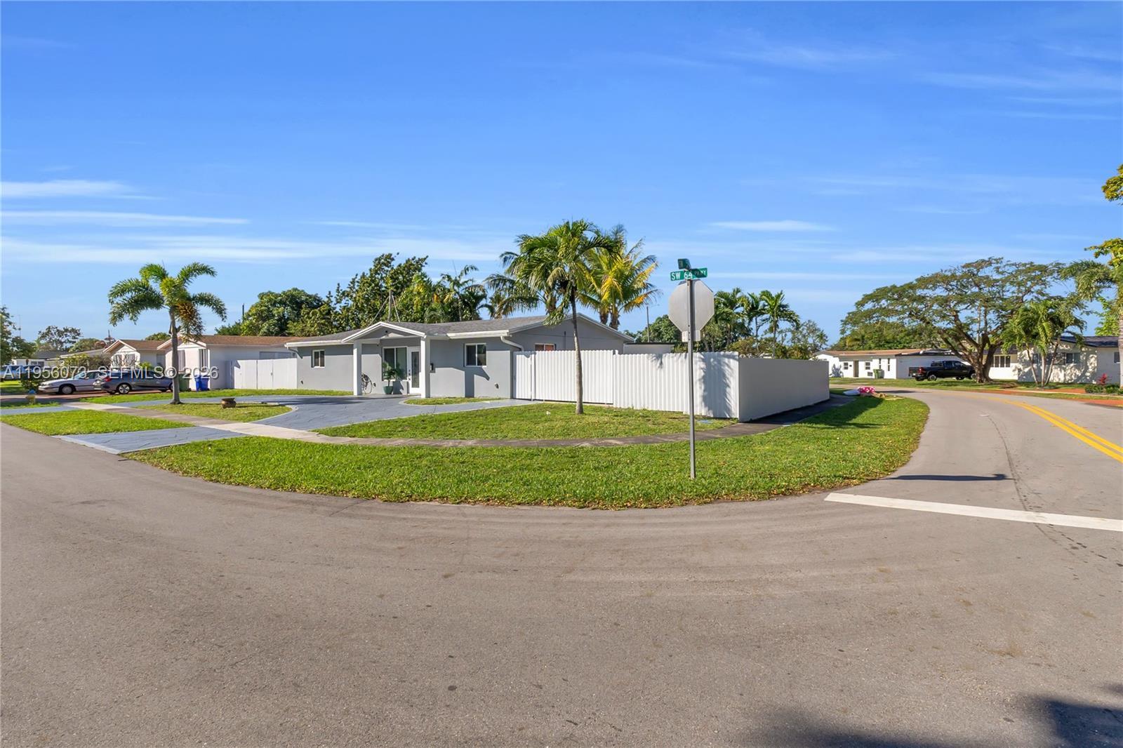 500 SW 64th Pkwy, Pembroke Pines FL 33023 photo 2
