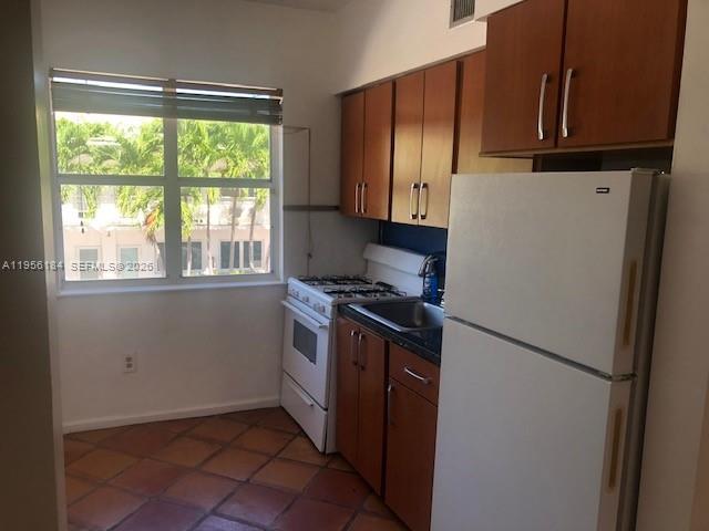 736 13th St # 202, Miami Beach FL 33139 photo 5