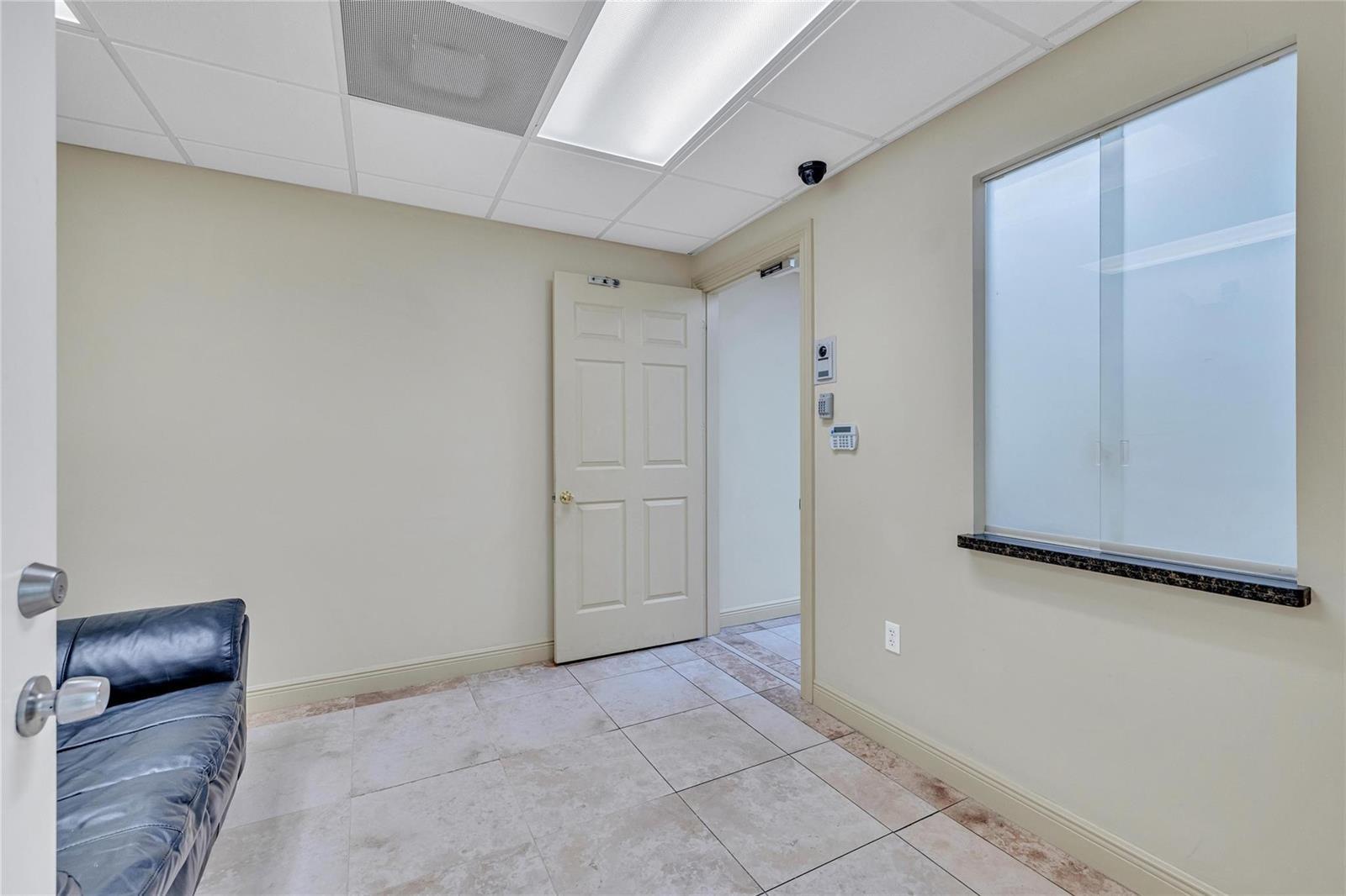 1400 E Oakland Park Boulevard # 103, Oakland Park FL 33334 photo 3