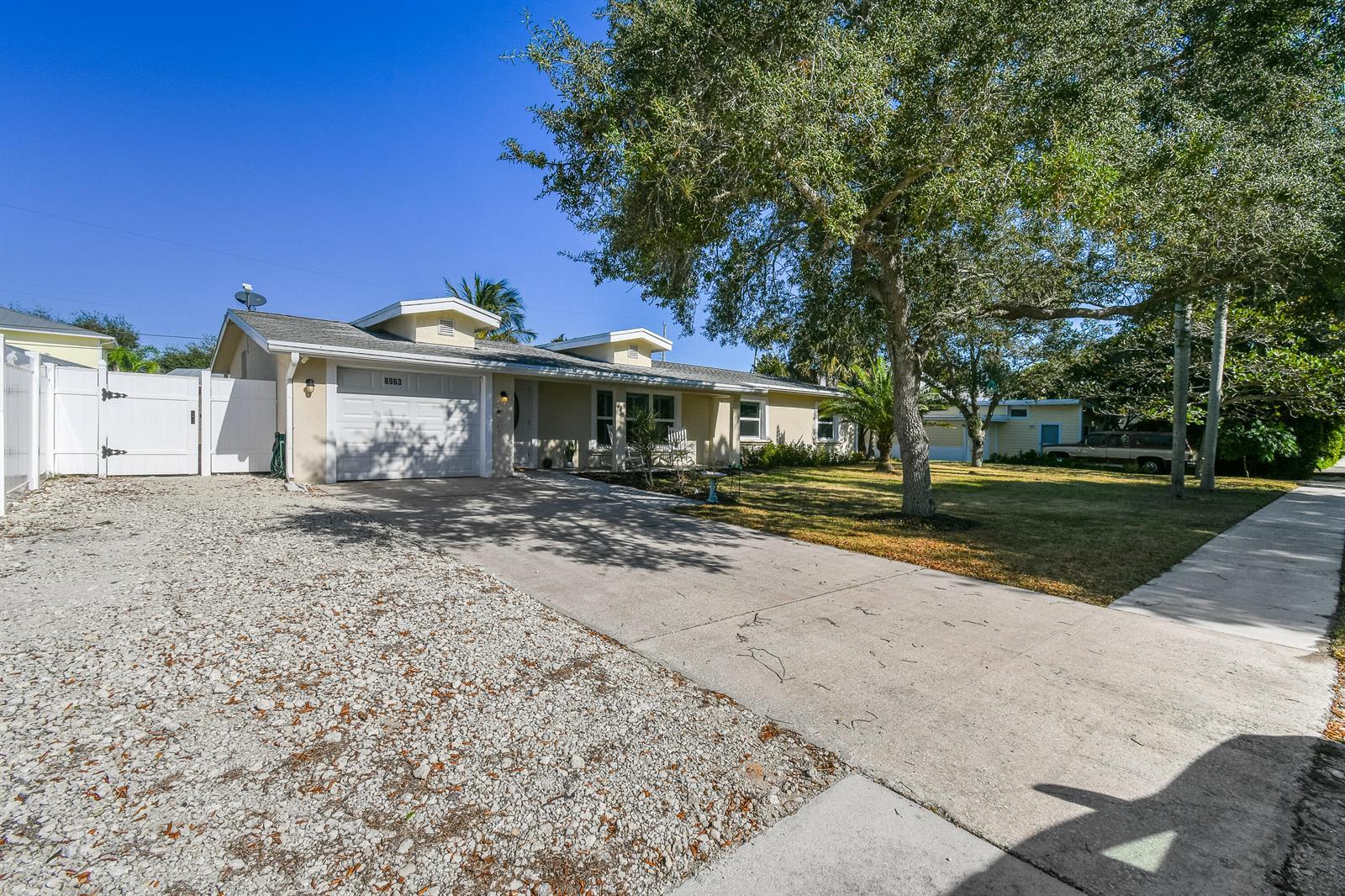 8963 SE Ceres Street, Hobe Sound FL 33455 photo 3