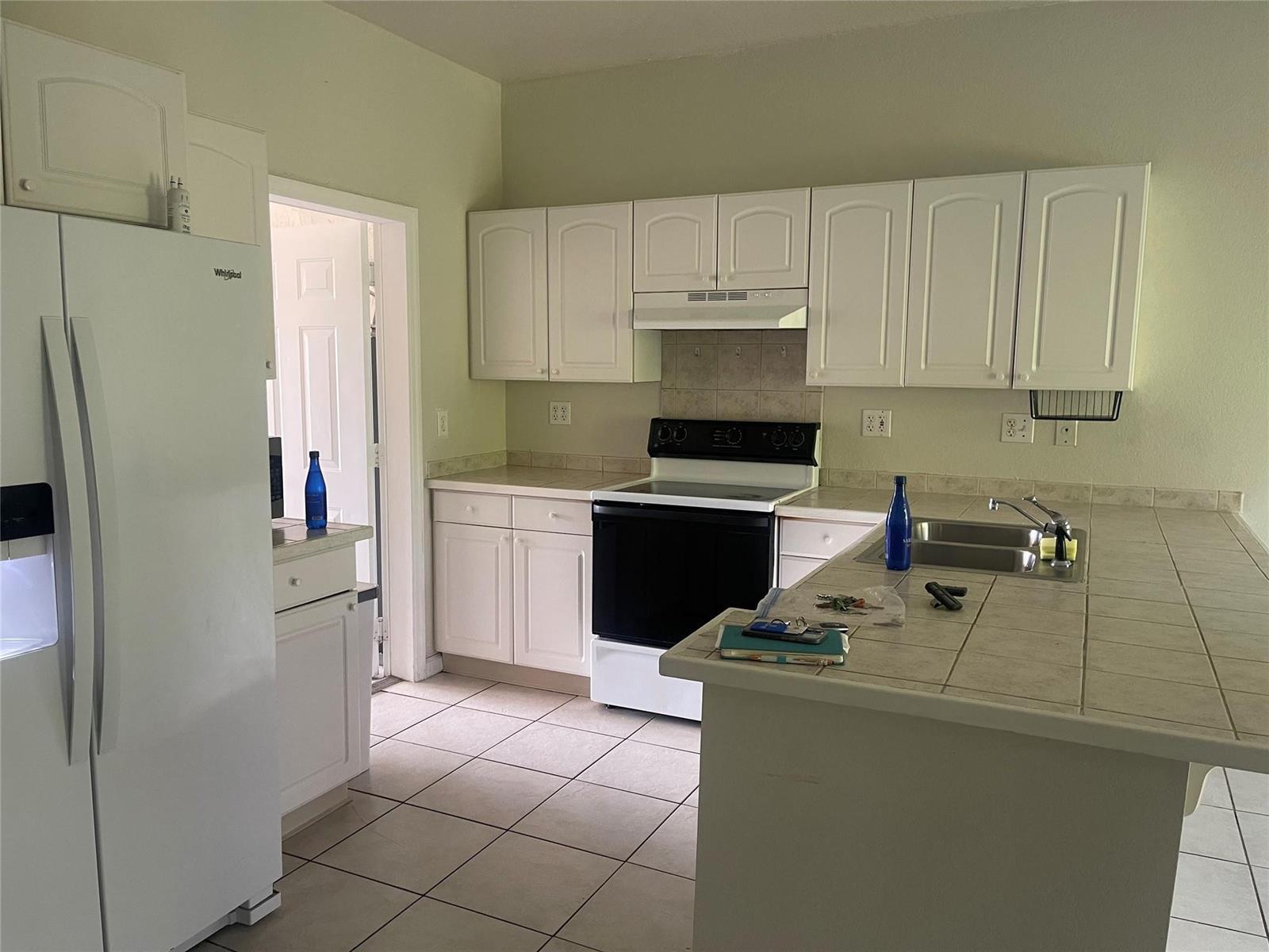 717 NE 4th Street, Hallandale Beach FL 33009 photo 2