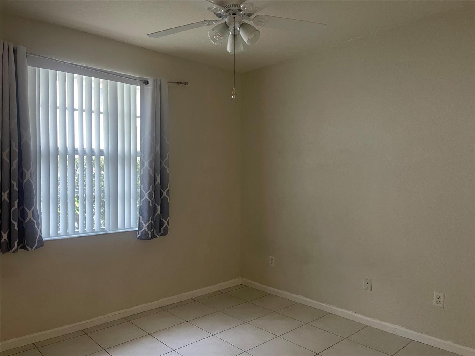 717 NE 4th Street, Hallandale Beach FL 33009 photo 5