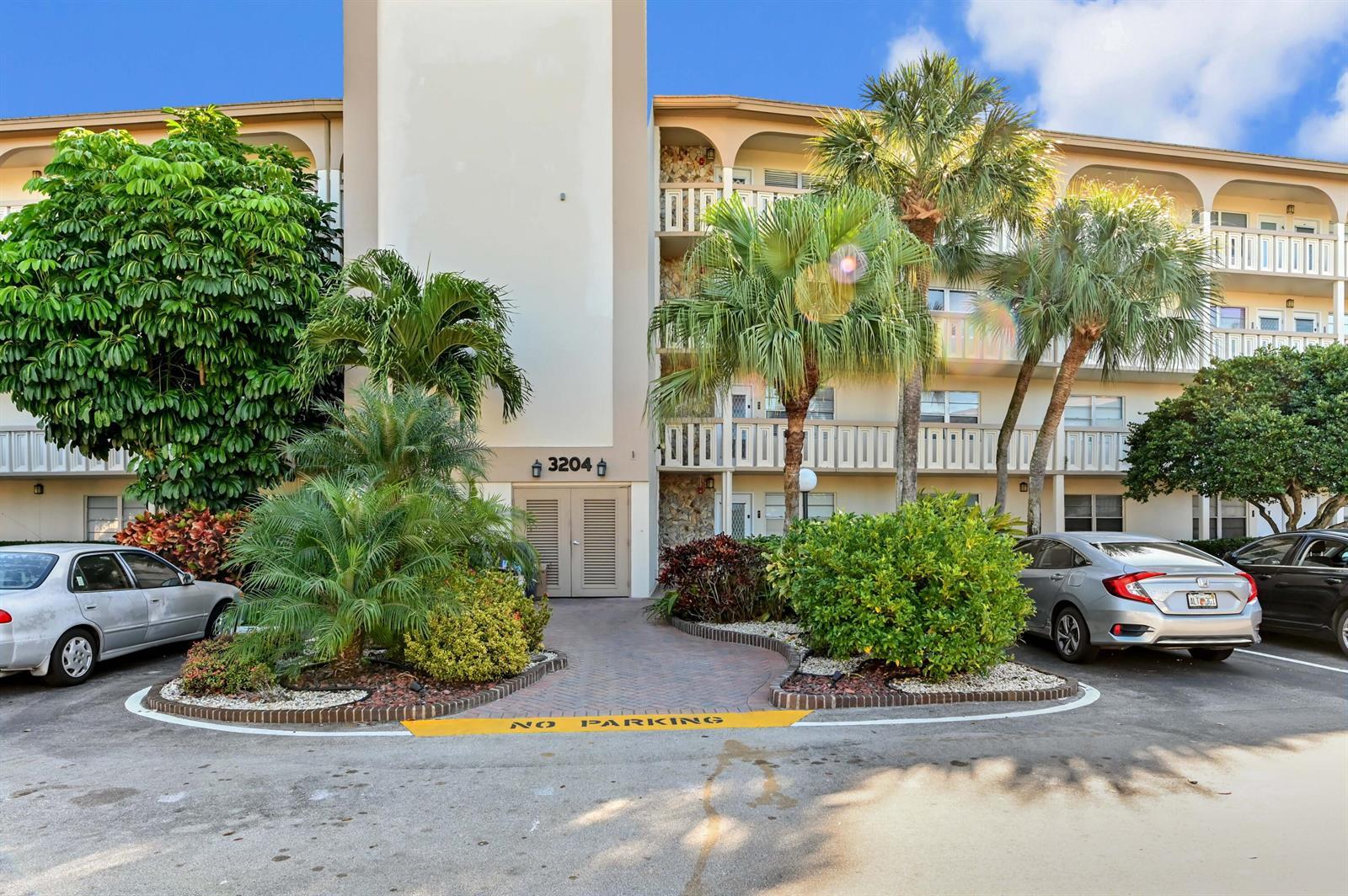 3204 Portofino Point # H2, Coconut Creek FL 33066 photo 2