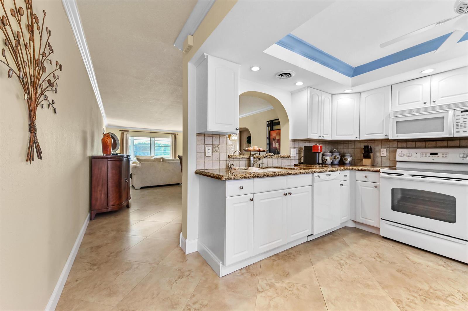 3204 Portofino Point # H2, Coconut Creek FL 33066 photo 5