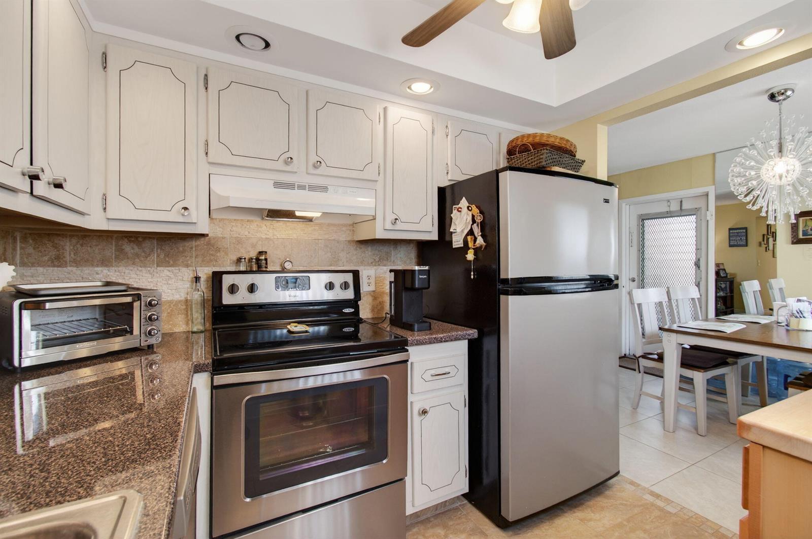 256 Flanders F, Delray Beach FL 33484 photo 5