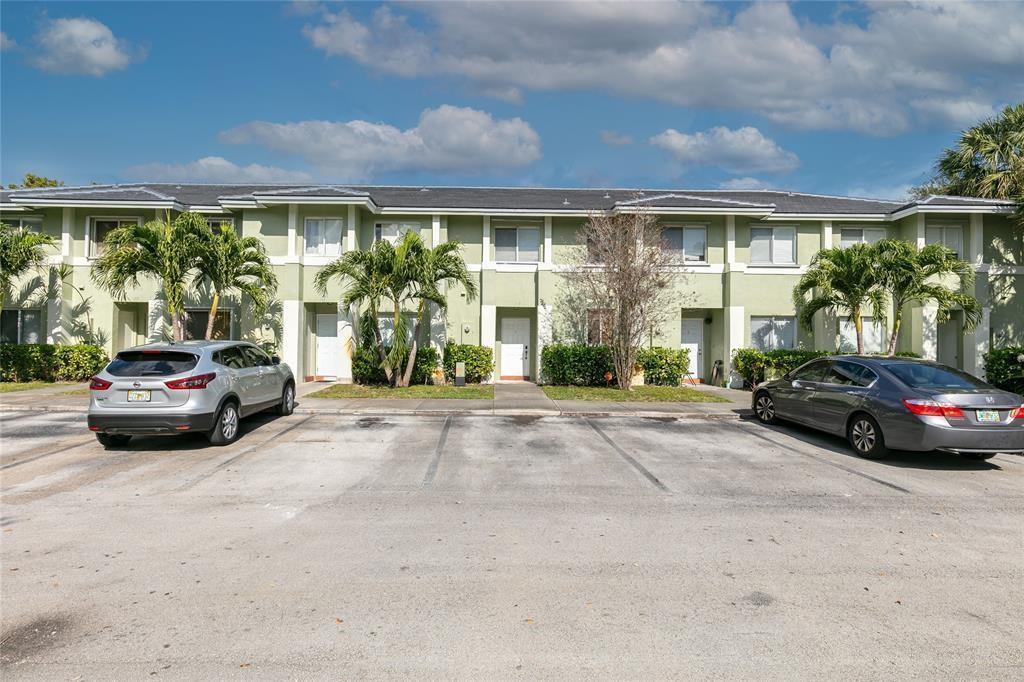 159 Hidden Court Road # 49, Hollywood FL 33023