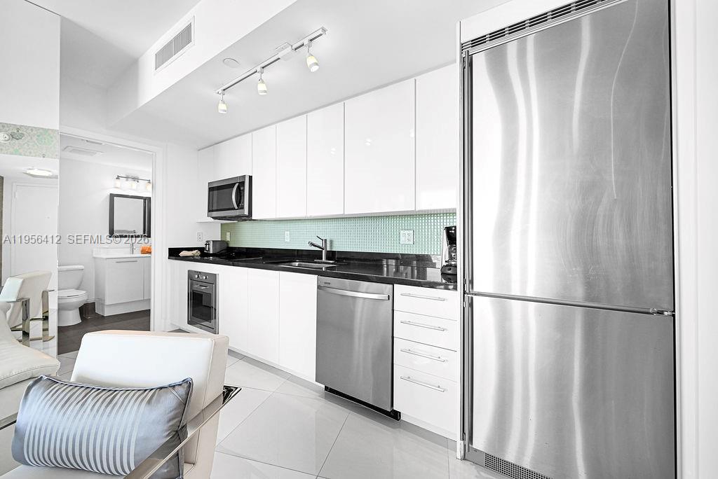 92 SW 3rd St # 4806, Miami FL 33130 photo 2
