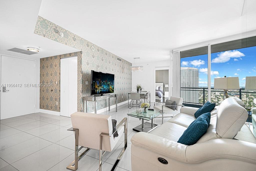 92 SW 3rd St # 4806, Miami FL 33130 photo 3