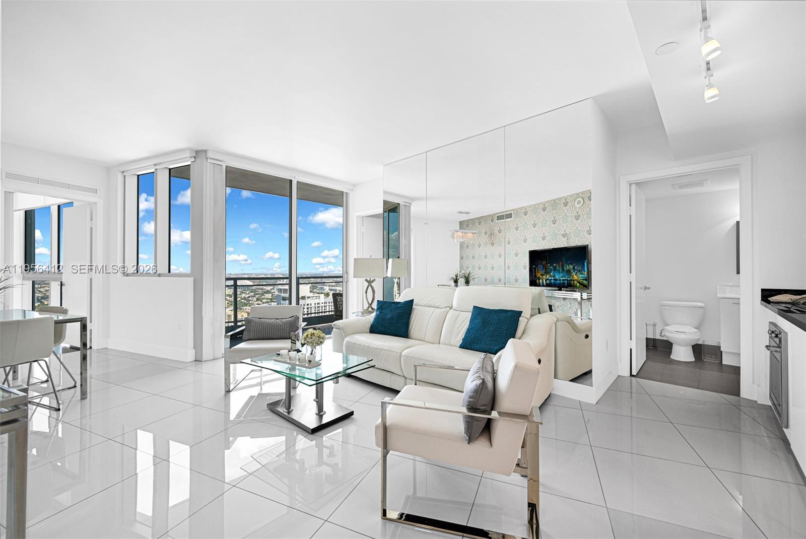 92 SW 3rd St # 4806, Miami FL 33130