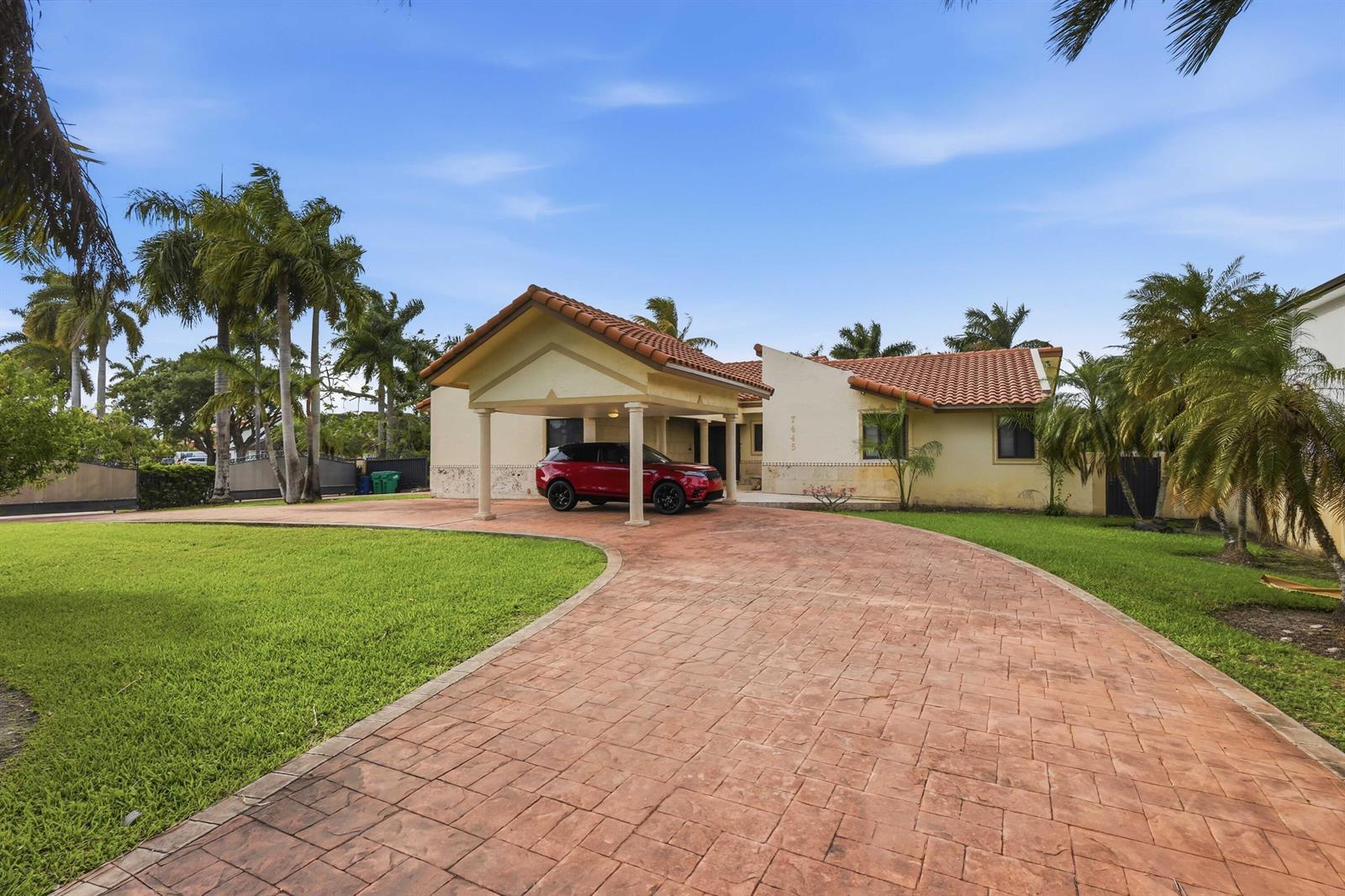 7445 N Augusta Drive, Hialeah FL 33015 photo 2