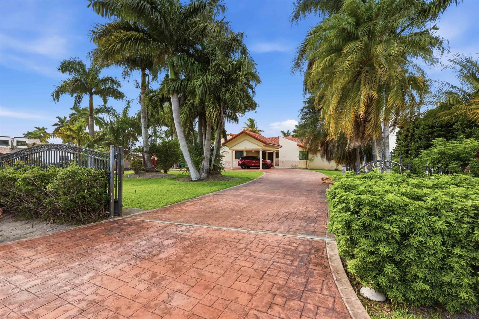 7445 N Augusta Drive, Hialeah FL 33015 photo 3